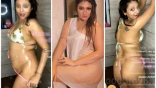 Famous Actress Khushi Mukherjee Shower Premium Live